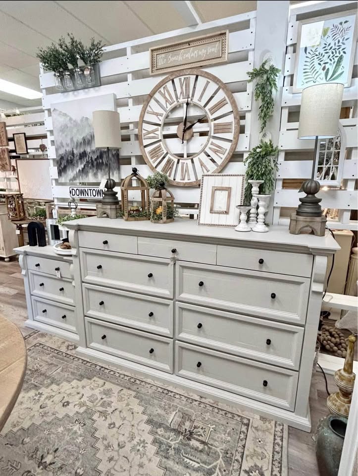 Solid Pine Dresser & Nightsand Set (BRAND NEW)