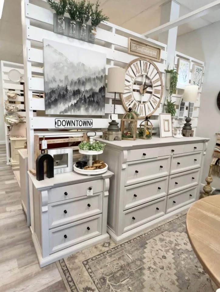 Solid Pine Dresser & Nightsand Set (BRAND NEW)