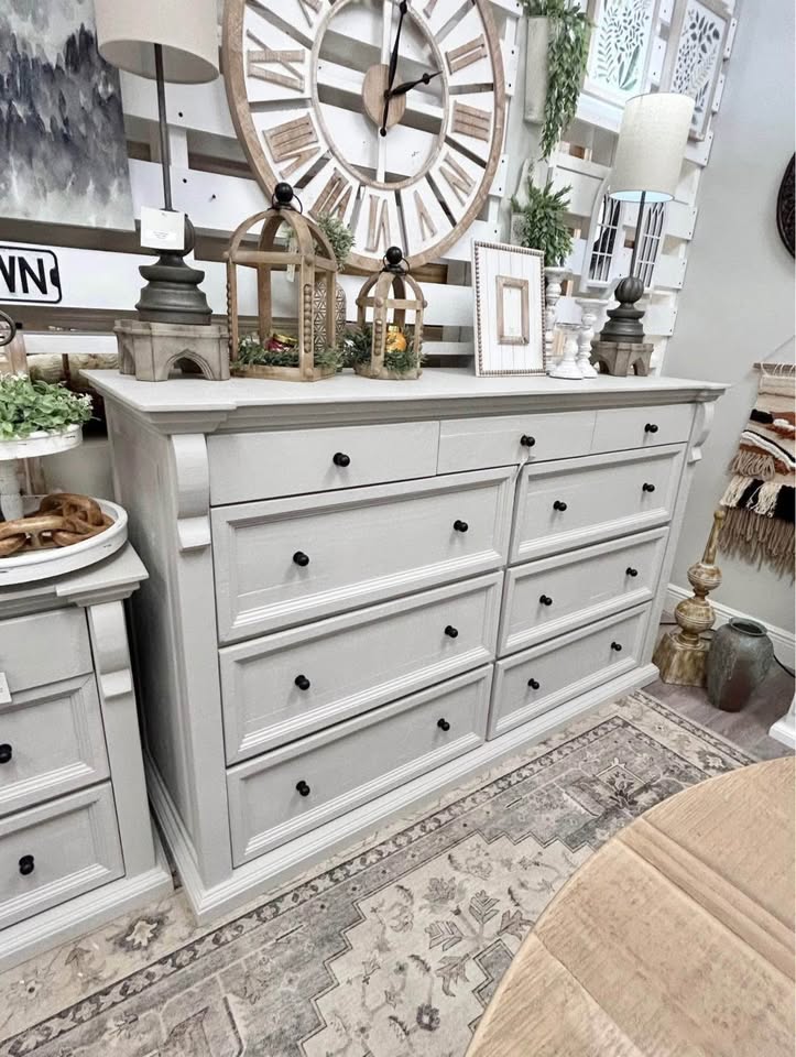 Solid Pine Dresser & Nightsand Set (BRAND NEW)